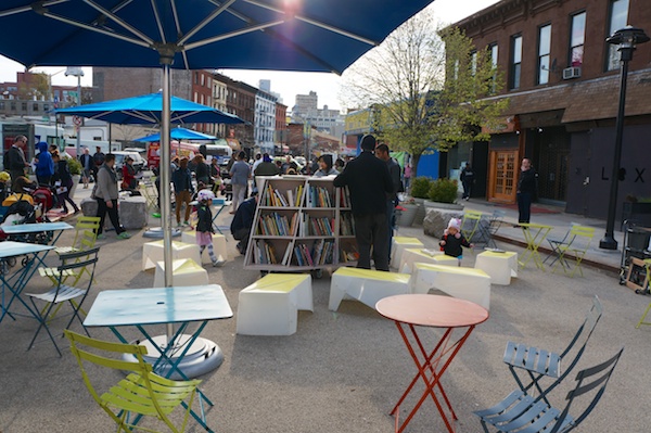 Uni at Putnam Plaza