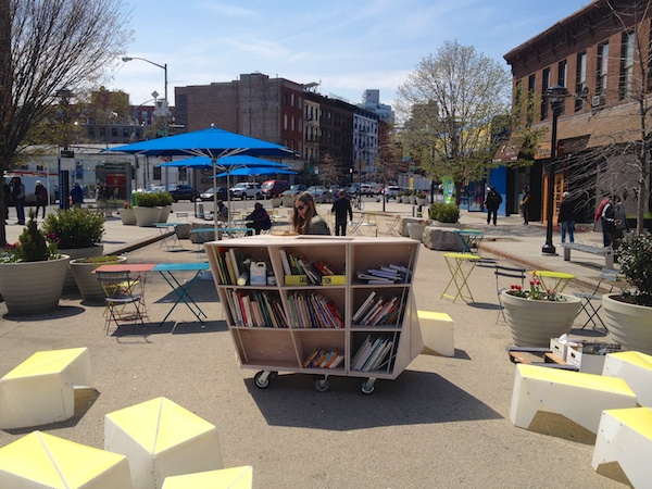 Uni at Putnam Plaza