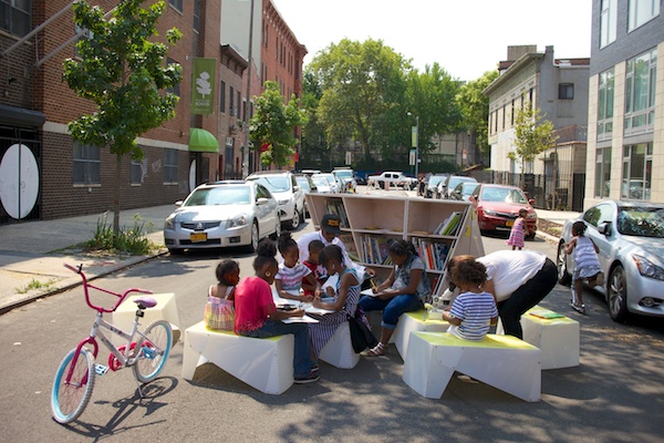 Uni reading room at Irving Street Play Street, 2014