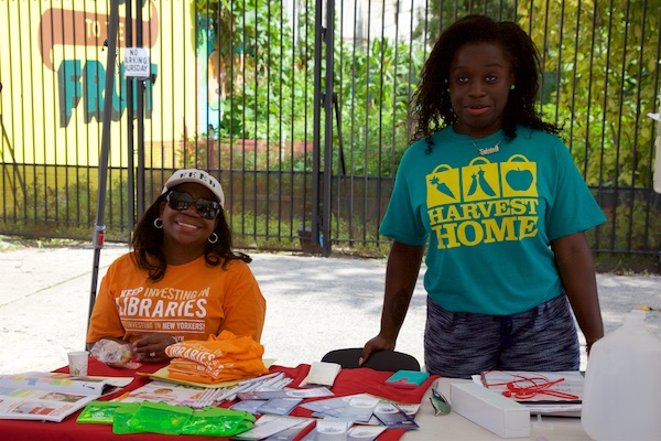 Uni at East Harlem farmers market play street