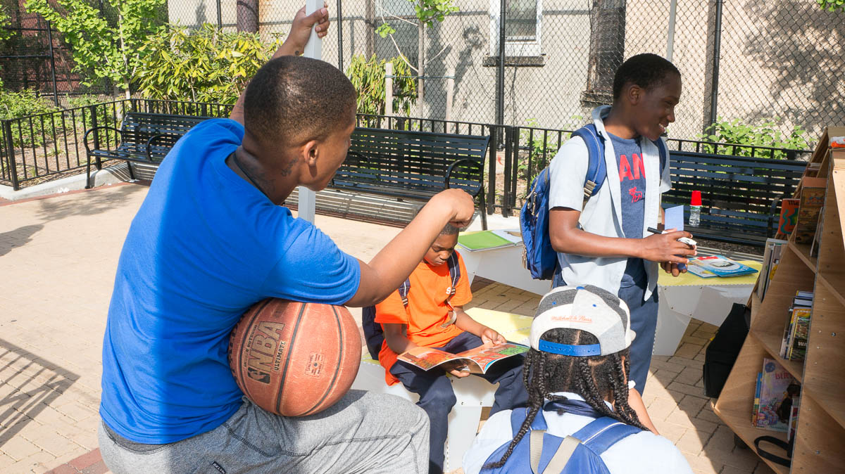 Uni Portable reading room at White Park East Harlem 2017