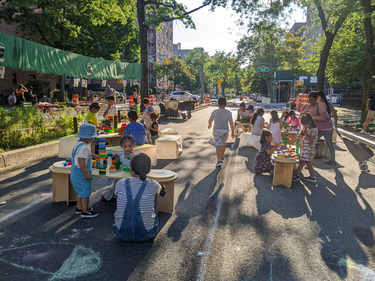 2022-08-24-174009_34ave_93st-94st