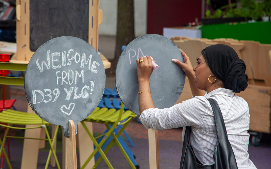 Street Lab helps District 39 youth leaders connect with residents at Kensington Plaza