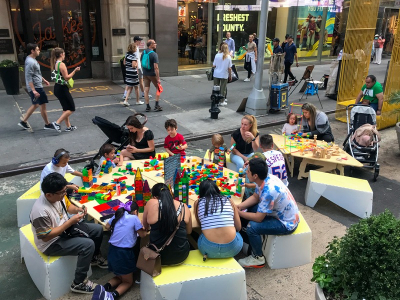 2023-09-02-162115_broadwayplaza_41st-42st