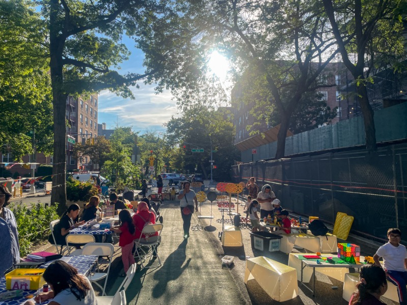 2025-08-18-180144_34ave_93st-94st