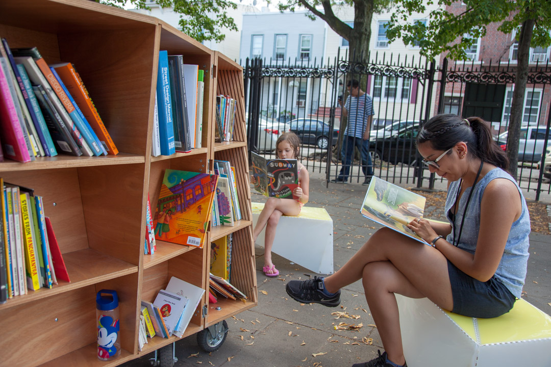 The Uni portable reading room in NYC Parks.